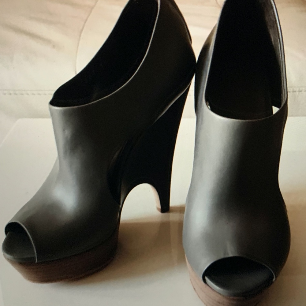 Gucci  Runway Wedges - Picture 2 of 4